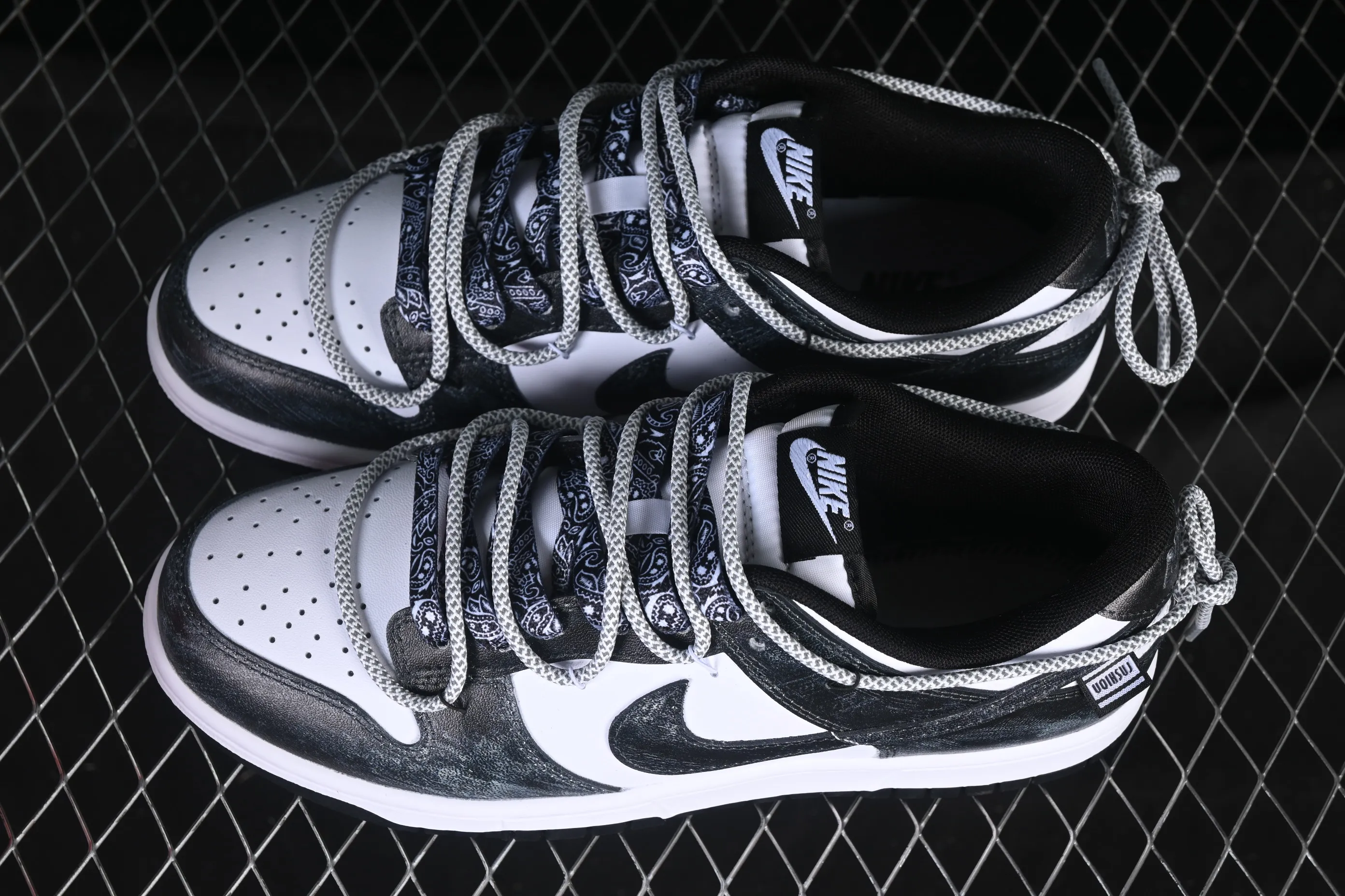 All categories Nk SB Dunk Series Nk SB Dunk Low High-end customized low-top sneakers Nike SB Dunk Low straps Anniversary high-end customized low-top casual sneakers HF5441-100